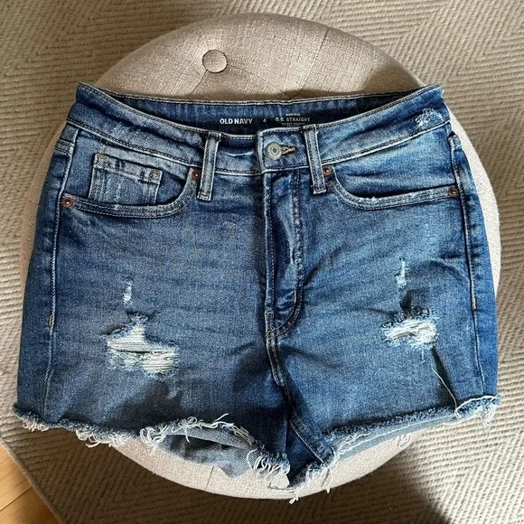 Great Condition Old Navy High Rise O.G. Straight Jean Shorts Size 4 - Picture 1 of 3